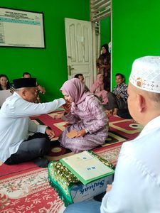 Akad Nikah di KUA Siberut Utara, Pengantin Langsung Terima Buku Nikah hingga KK Baru